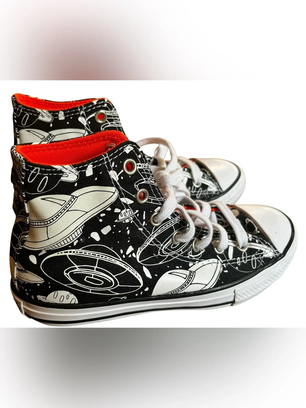 US 2 Converse Kids Black & White UFO Space Graphic High-Tops With Orange Lining
